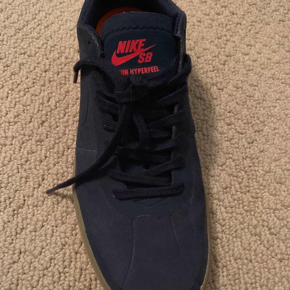 Nike Men's SB Bruin Hyperfeel Skate Shoe  -NEW